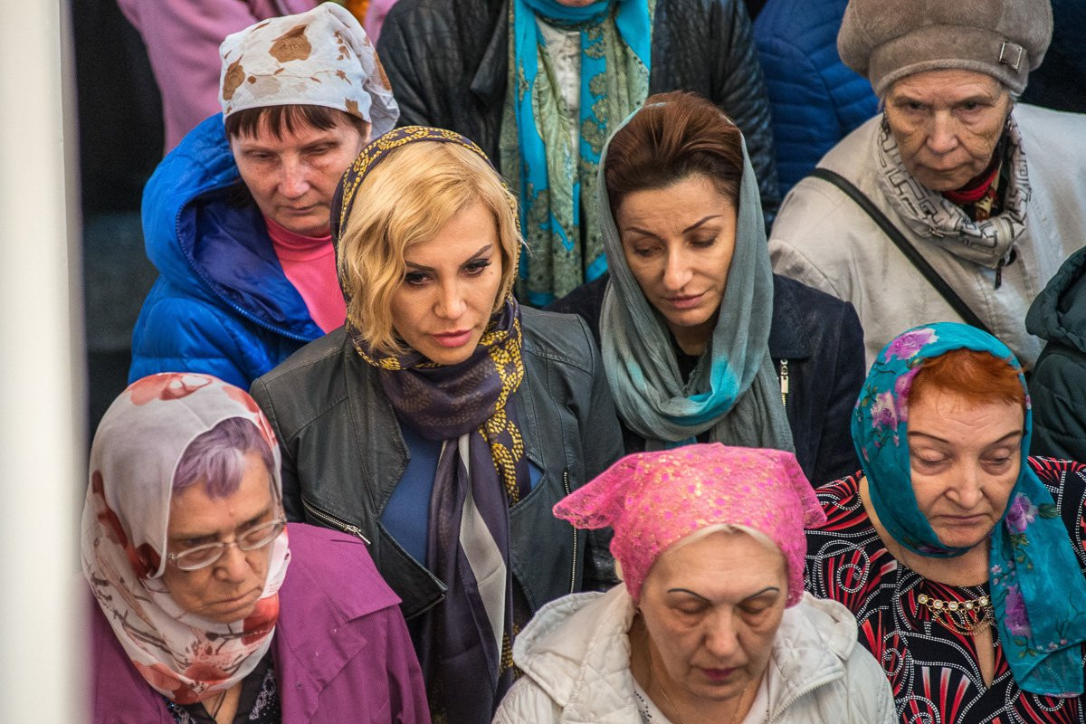 Благовещенцы пришли преклониться перед мощами святой Матроны (фоторепортаж)