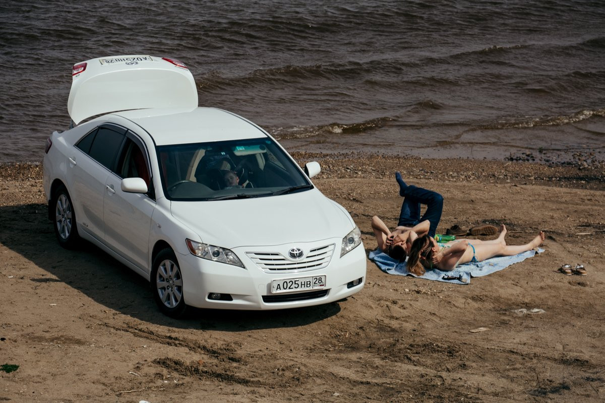 Я на солнышке лежу: в Благовещенске открыли пляжный сезон