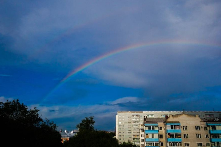 Двойная радость: благовещенцы устроили фотосессию для радуги